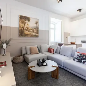 https://feels-like-home-praca-comercio-design-flat.hotels-lisbon-portugal.com