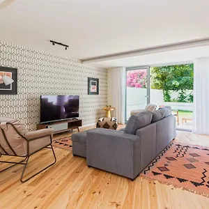 https://mama-coco-cascais-apartments.hotels-lisbon-portugal.com